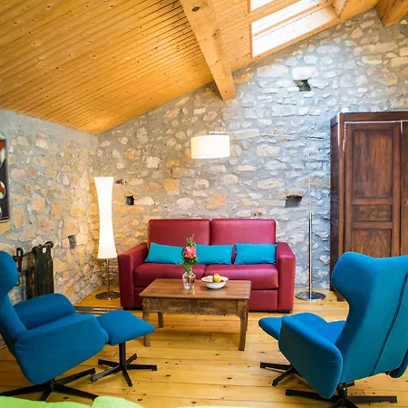 Moulin D'entre Les Roches Bed & Breakfast 3*