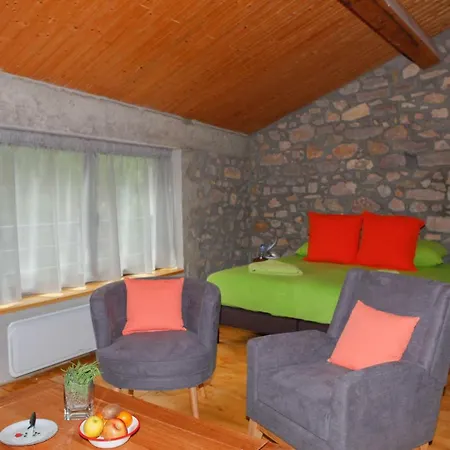 Bed & Breakfast Moulin D'entre Les Roches 3*